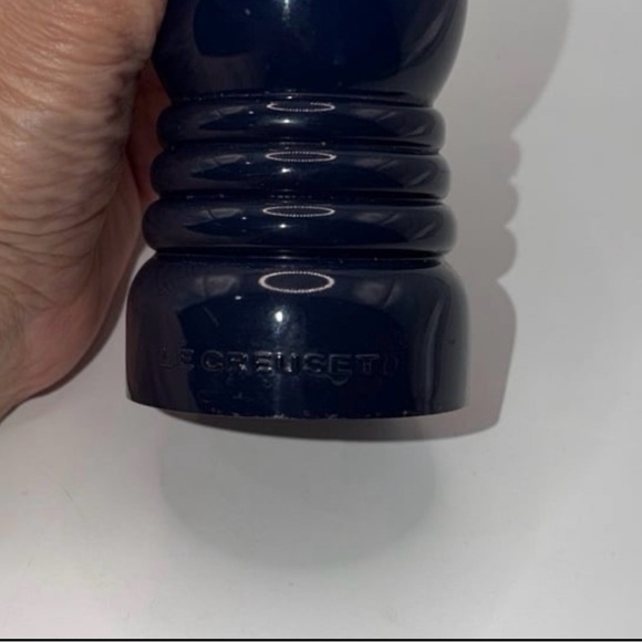 Le Creuset Pepper Mill Blue Ombre - Picture 2 of 4